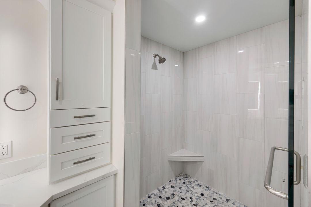 400 L'Ambiance Cir #104, Naples, FL 34108