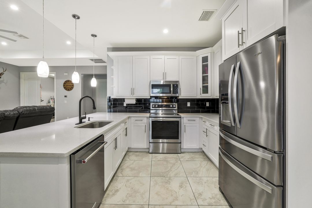 3790 54th Ave NE, Naples, FL 34120