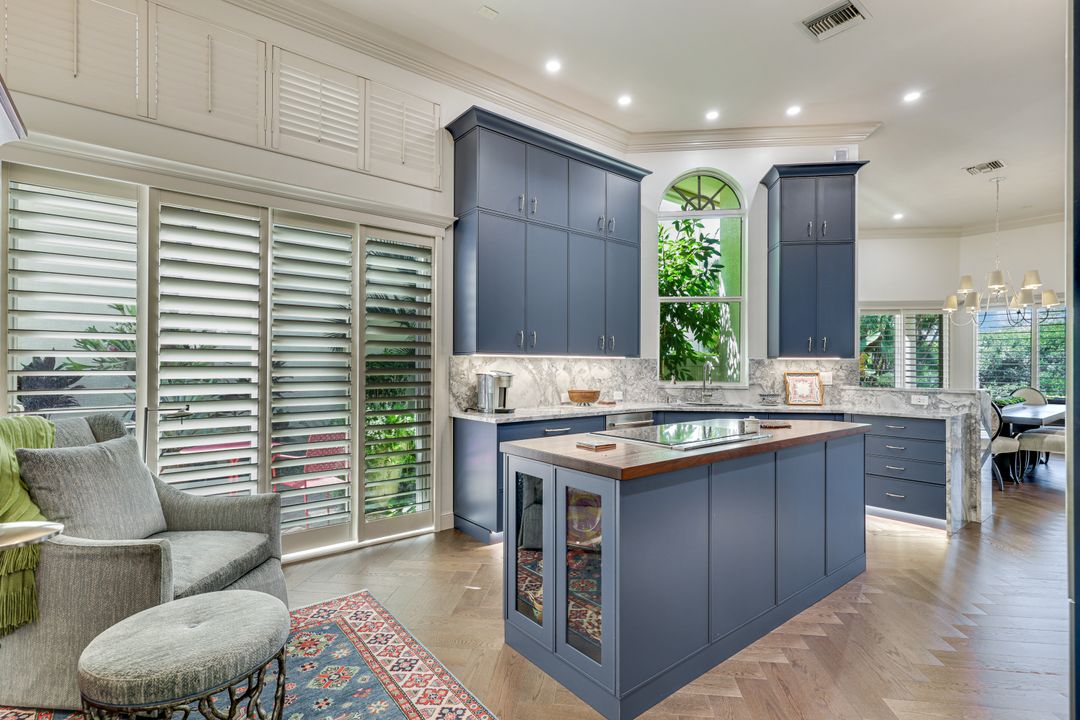 7913 Via Vecchia, Naples, FL 34108