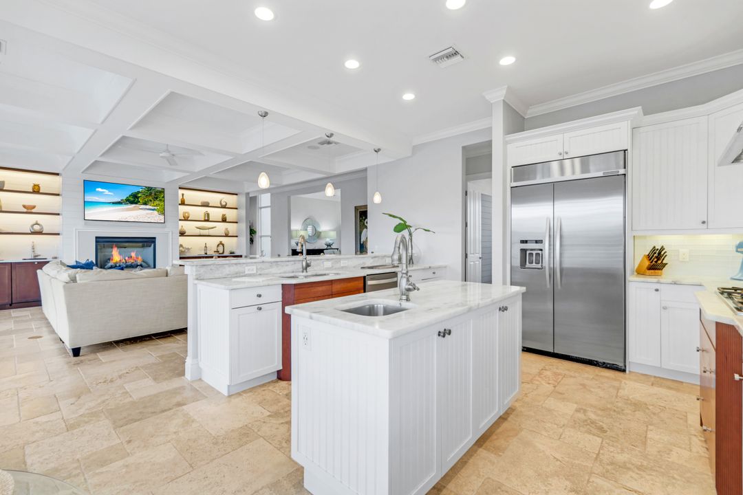 273 Egret Ave, Naples, FL 34108