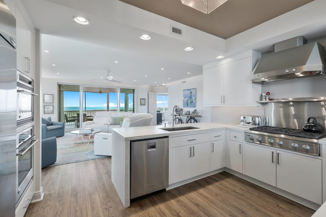 275 Indies Way #1701, Naples, FL 34110