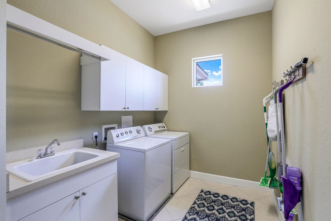 9204 Quartz Ln #201, Naples, FL 34120