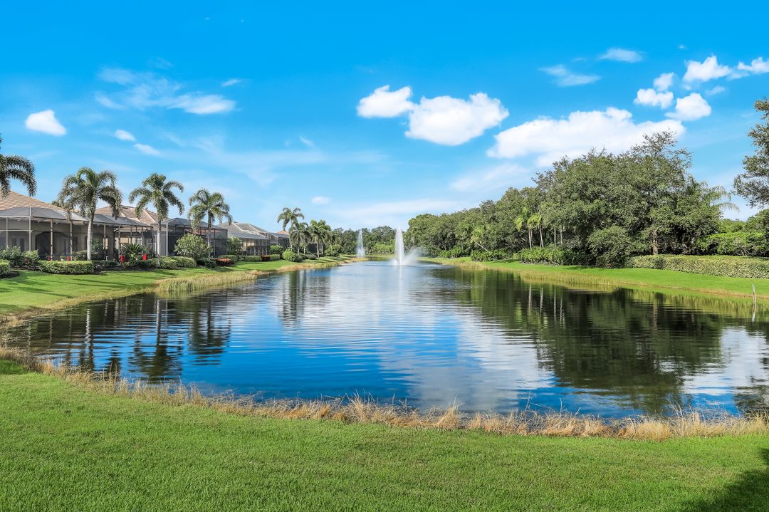 5799 Hammock Isles Dr, Naples, FL 34119