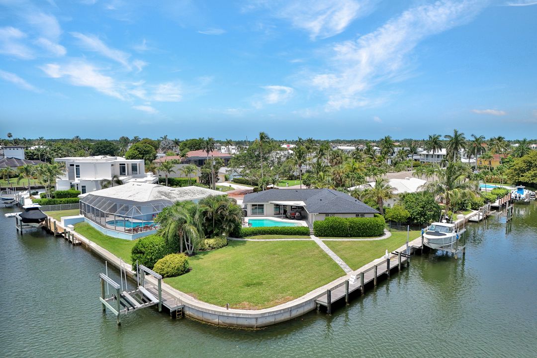 2140 Shad Ct, Naples, FL 34102