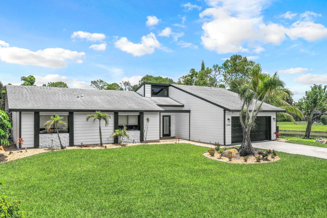 2266 Kings Lake Blvd, Naples, FL 34112