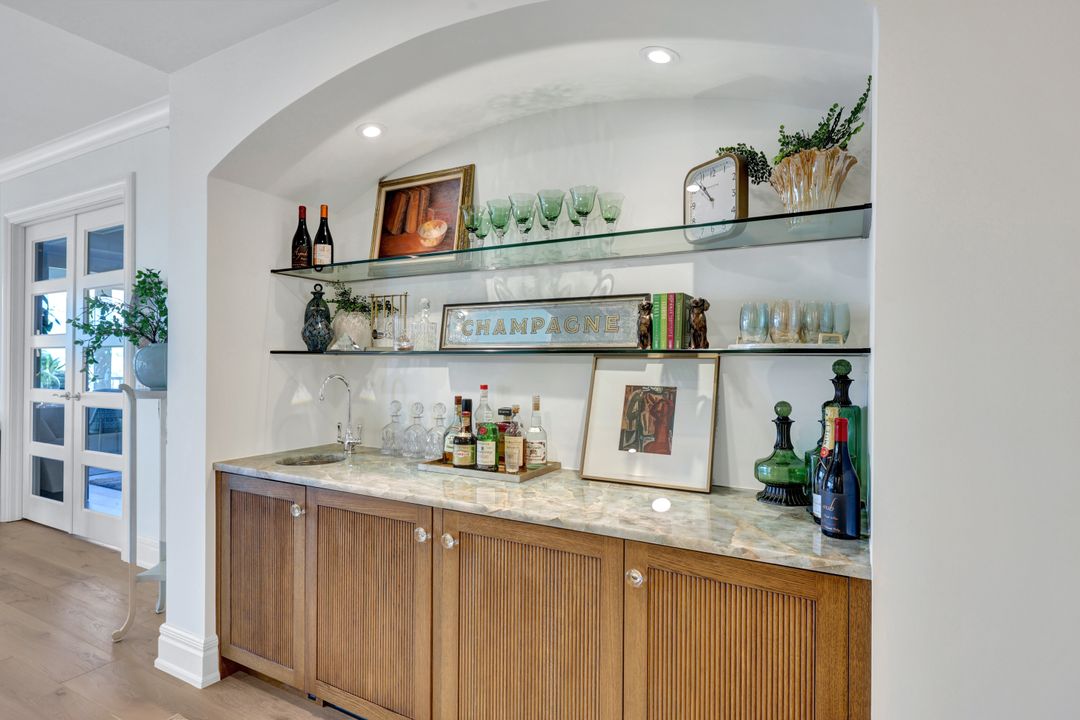 4501 Gulf Shore Blvd N #403, Naples, FL 34103