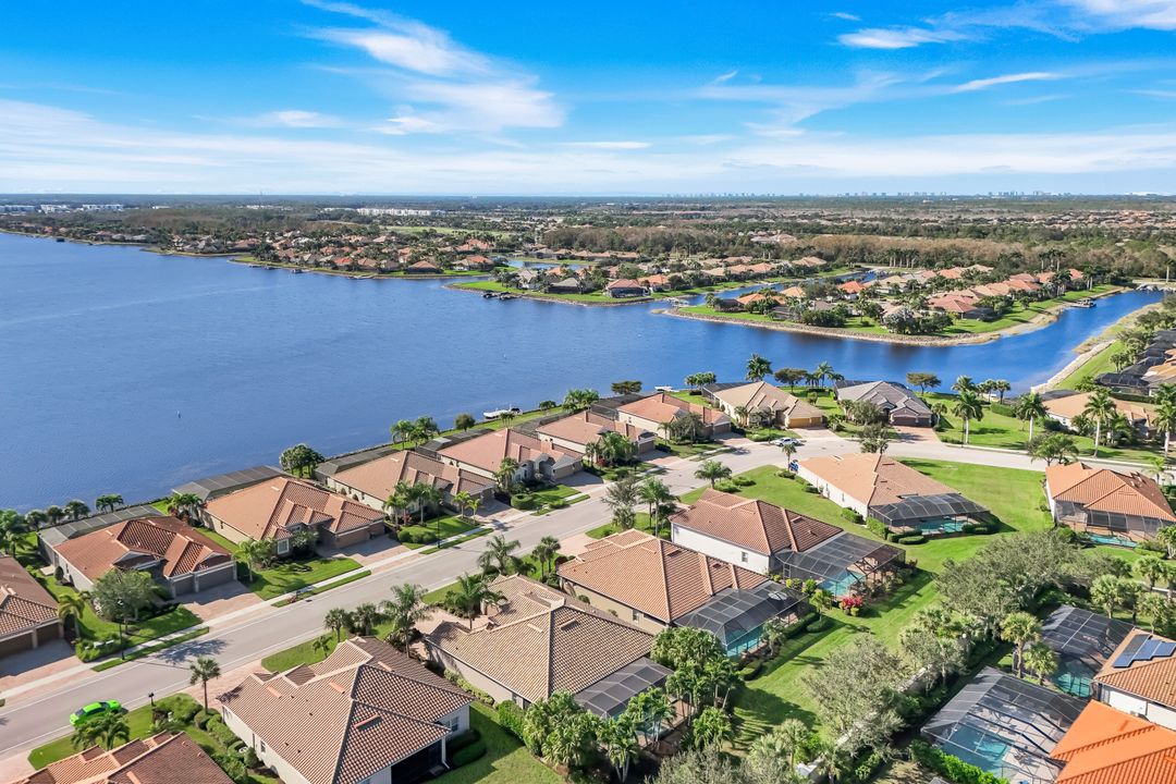 9314 Quarry Dr, Naples, FL 34120