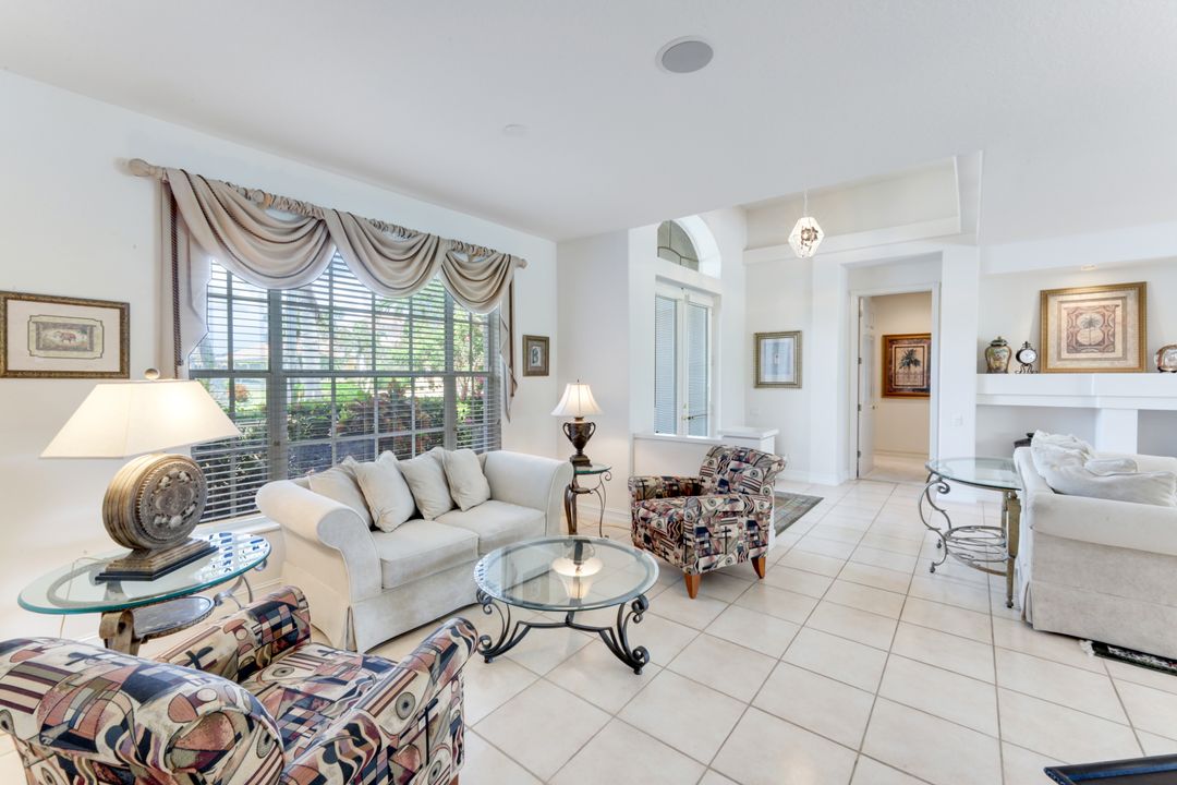 5609 Harbour Cir, Cape Coral, FL 33914