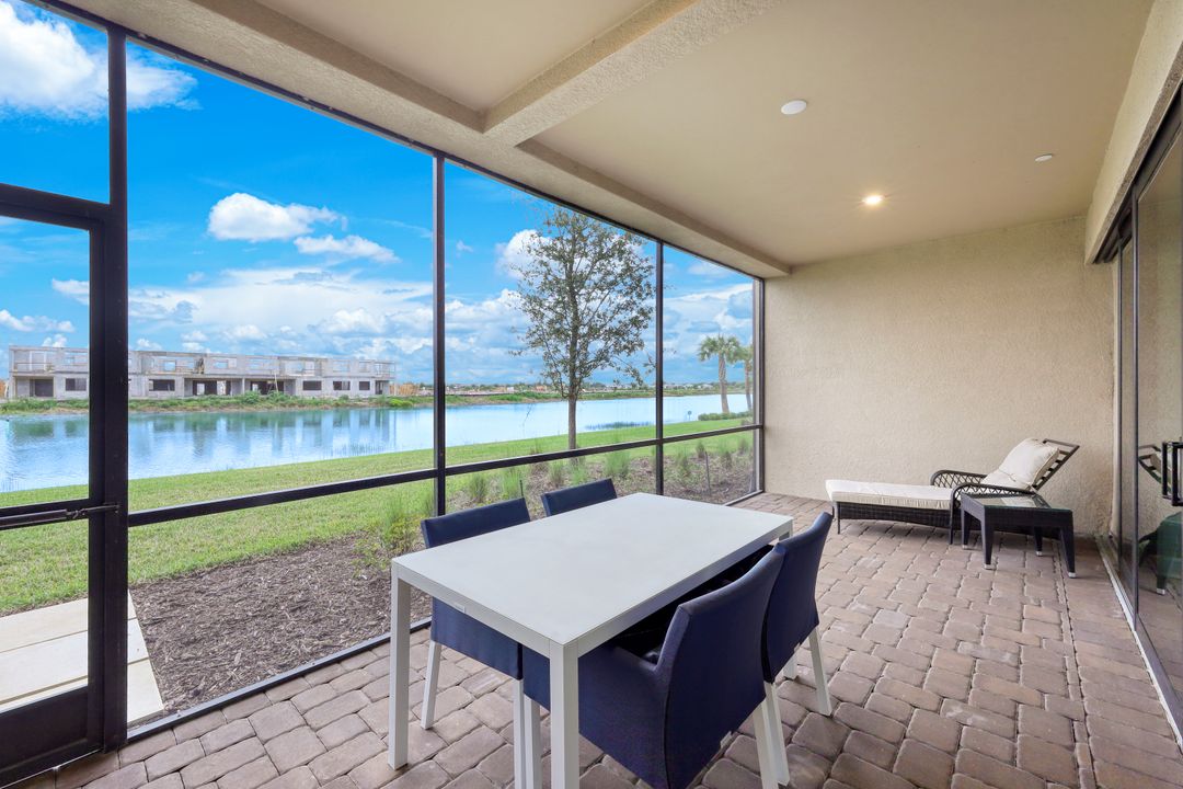 15261 Zeno Wy #102, Naples, FL 34114