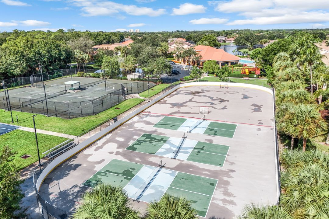 20050 Rookery Dr, Estero, FL 33928