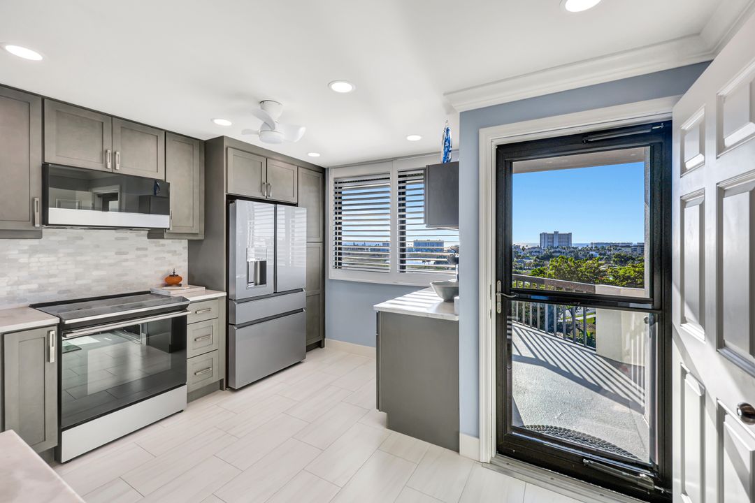 4253 Bay Beach Ln #7E, Fort Myers Beach, FL 33931