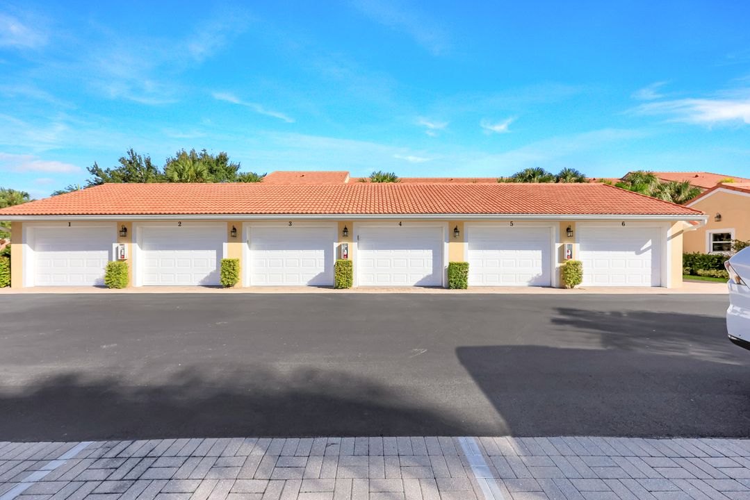2375 Bayou Ln #4, Naples, FL 34112