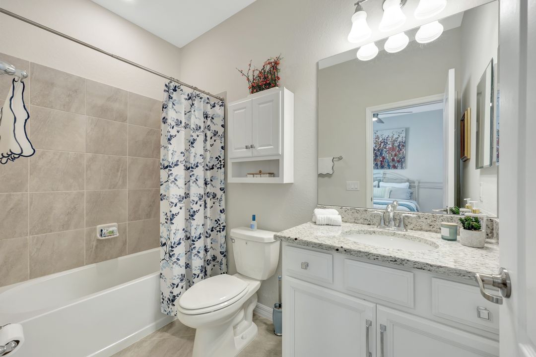 2174 Clementine St, Naples, FL 34120