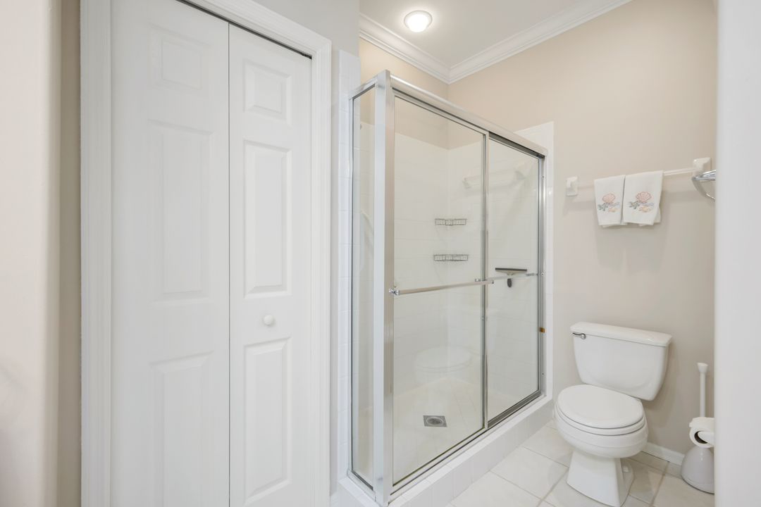 8253 Parkstone Pl #206, Naples, FL 34120