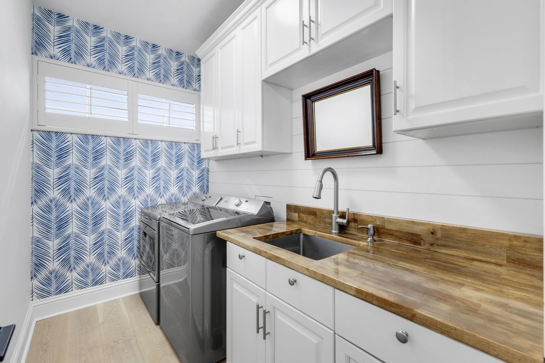 7395 Monteverde Way, Naples, FL 34119