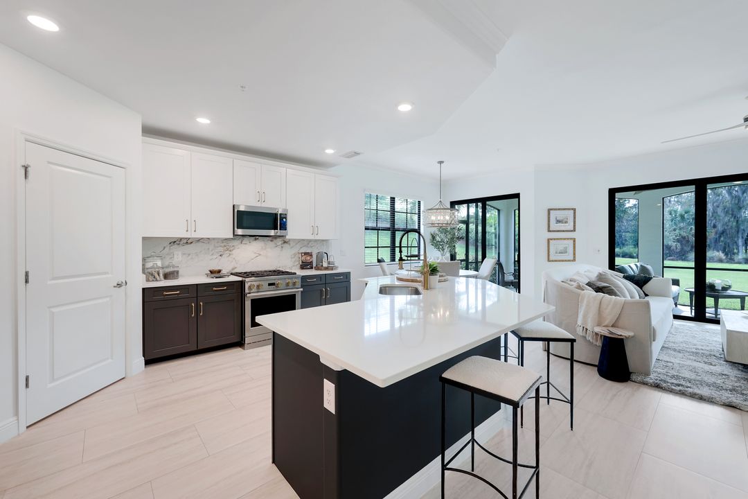 16348 Viansa Wy, Naples, FL 34110