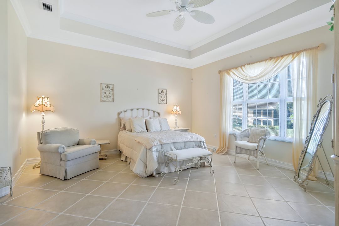 5025 Blauvelt Way #202, Naples, FL 34105
