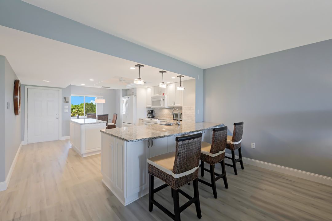 15161 Cedarwood Ln #503, Naples, FL 34110