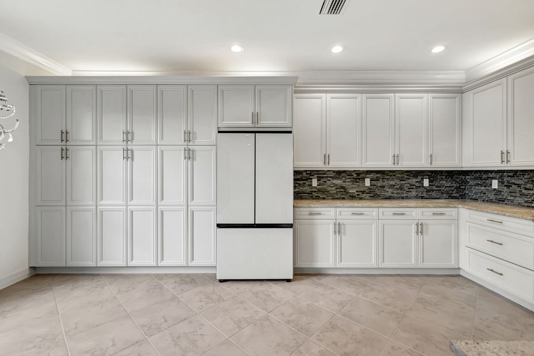 3430 Tigris Ln, Naples, FL 34119