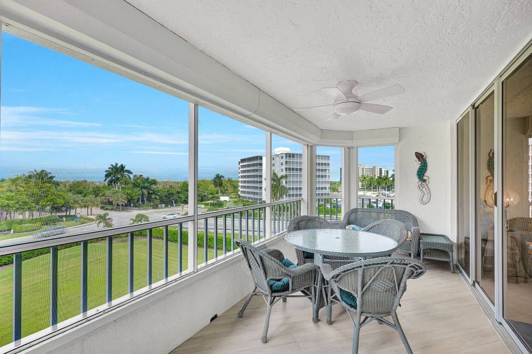 11118 Gulf Shore Dr #302, Naples, FL 34108