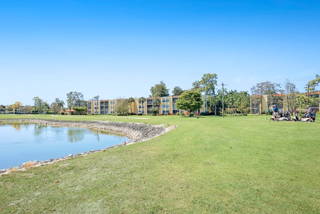 201 Quail Forest Blvd #202, Naples, FL 34105