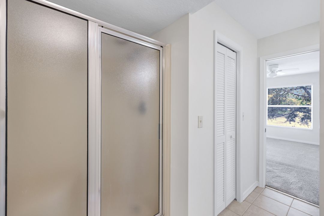 9850 Victoria Ln #205, Naples, FL 34109
