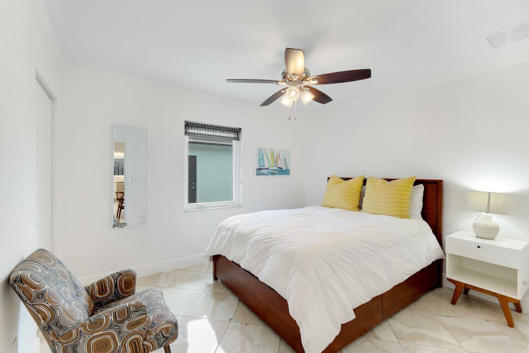 636 98th Ave N, Naples, FL 34108