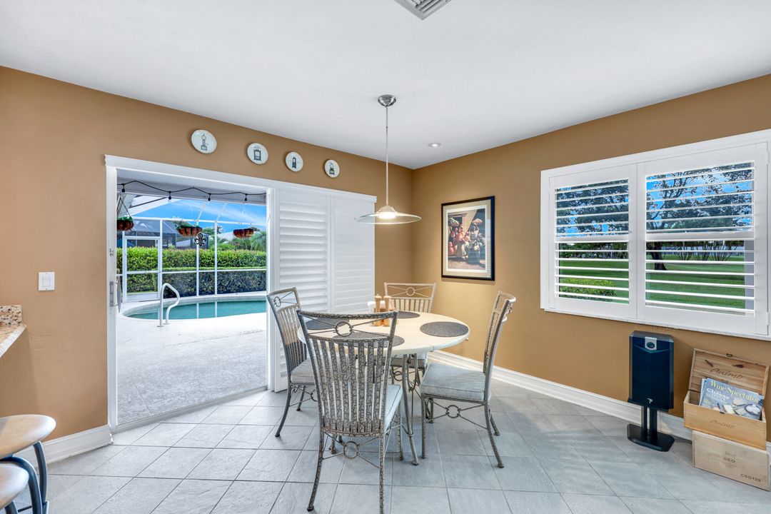 211 Pine Valley Cir, Naples, FL 34113