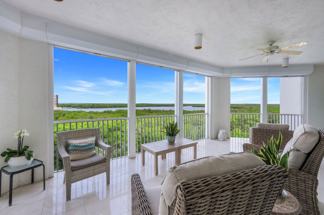 285 Grande Way #503, Naples, FL 34110
