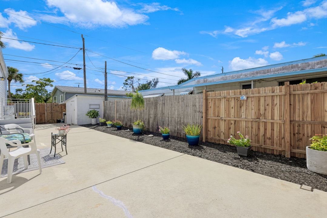 12151 Cypress Dr, Fort Myers, FL 33908