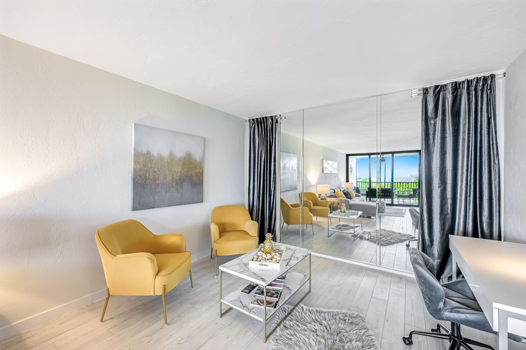 10475 Gulf Shore Dr #112, Naples, FL 34108