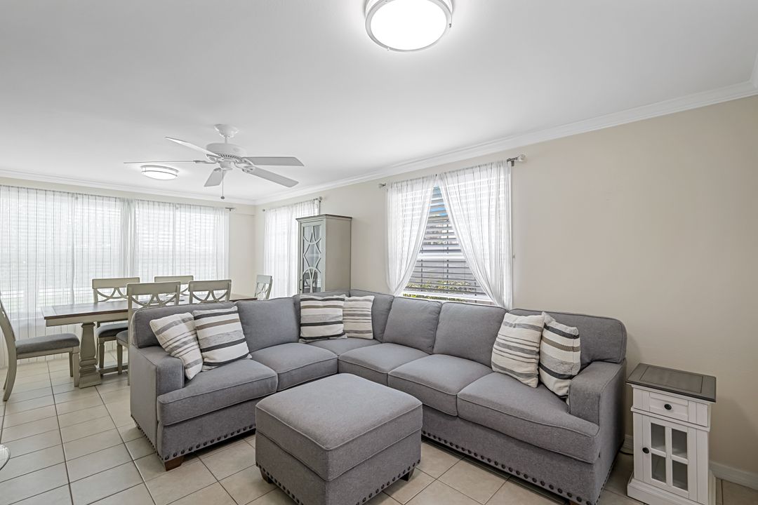 814 107th Ave N, Naples, FL 34108
