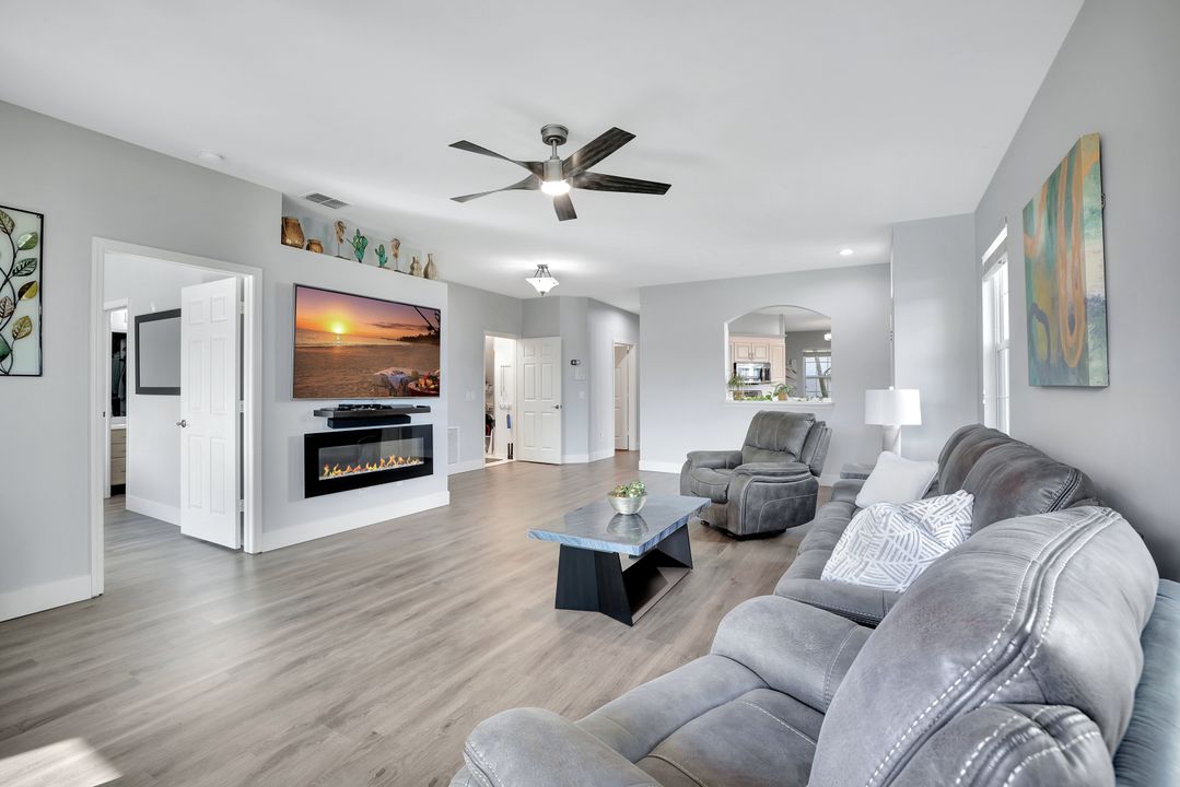 5967 Sand Wedge Ln #101, Naples, FL 34110