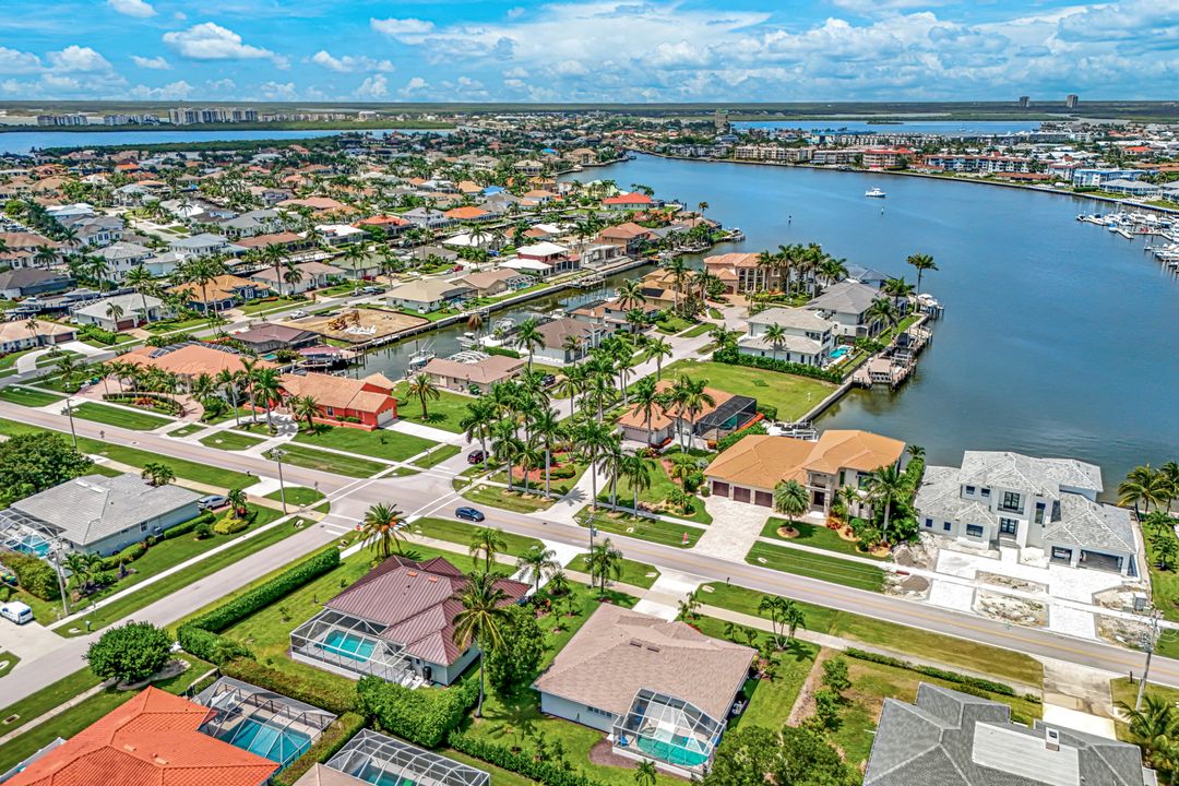 711 Tigertail Ct, Marco Island, FL 34145