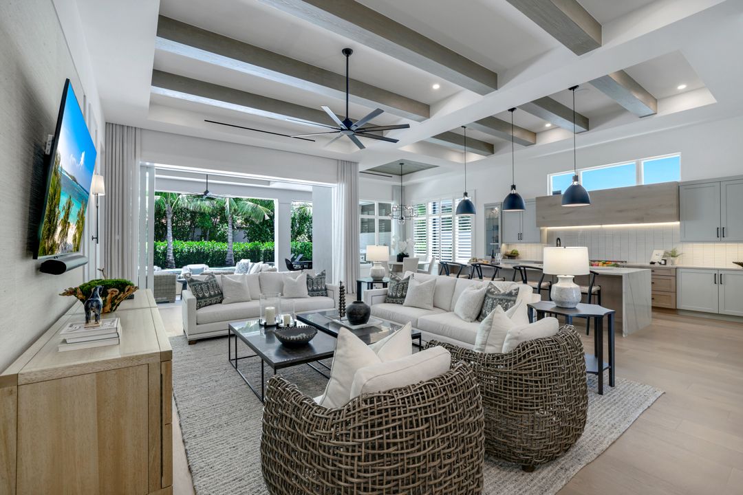 6630 Palisades Ave, Naples, FL 34109