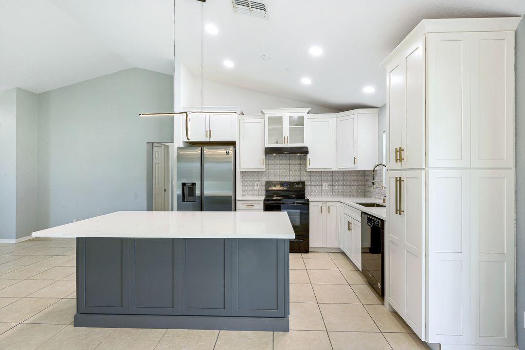 4123 SW 17th Ave, Cape Coral, FL 33914