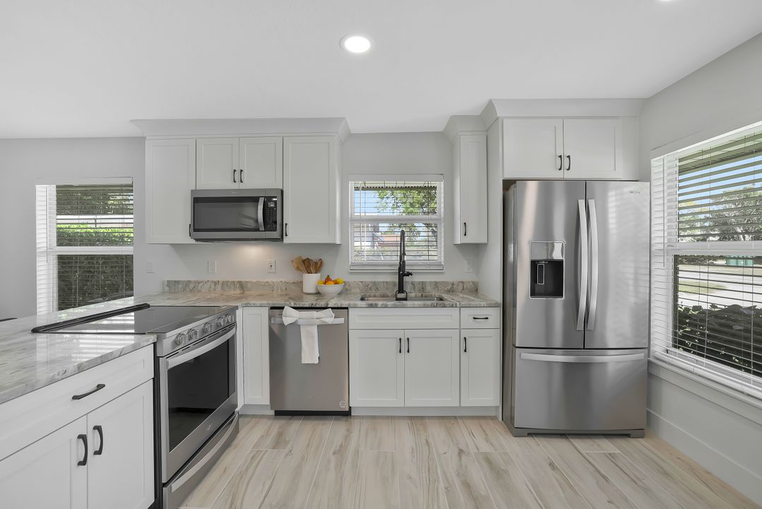 2710 Arbutus St, Naples, FL 34112