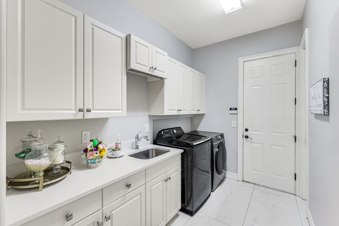 12371 Water Oak Dr, Estero, FL 33928