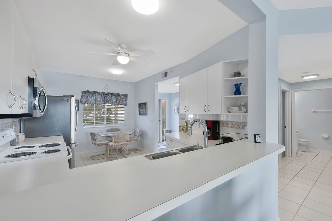186 Gabriel Cir #9, Naples, FL 34104