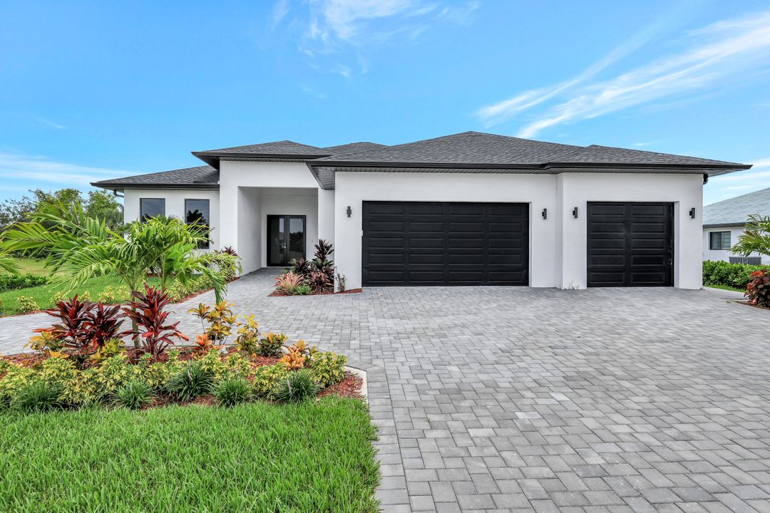 2596 Surfside Blvd, Cape Coral, FL 33914