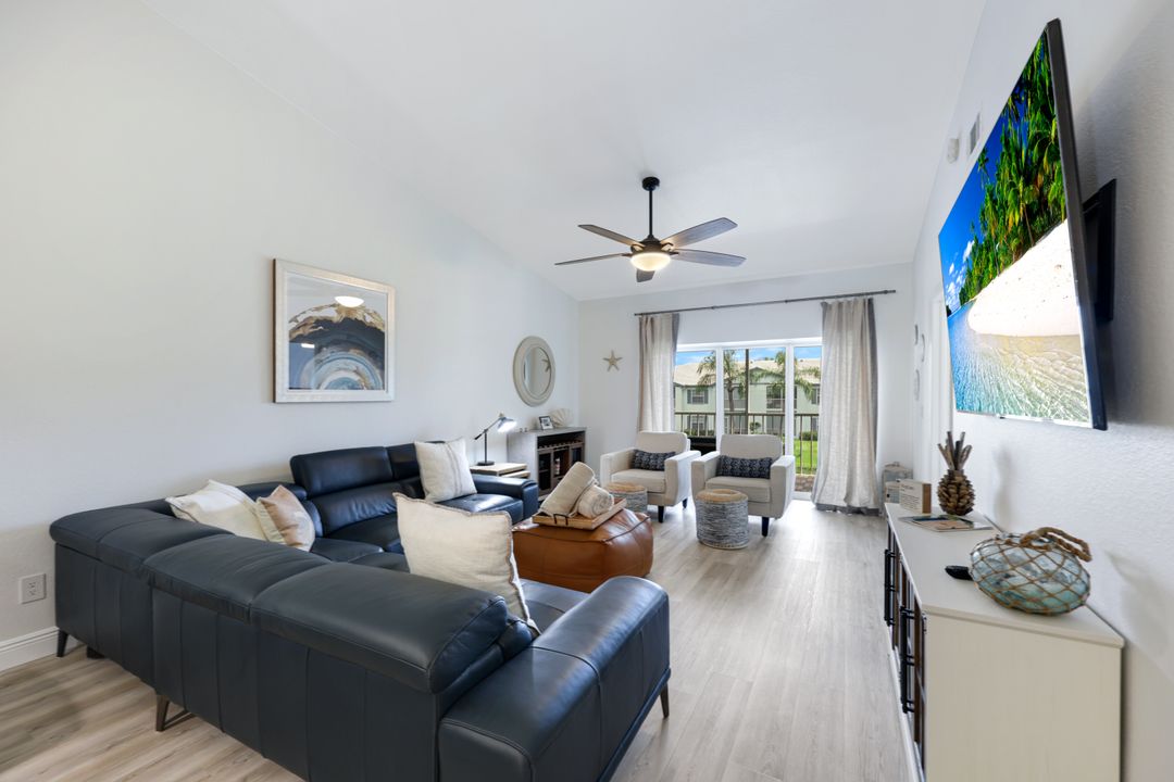 824 Tanbark Dr #204, Naples, FL 34108