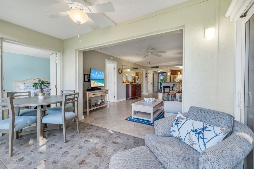 201 Quail Forest Blvd #101, Naples, FL 34105