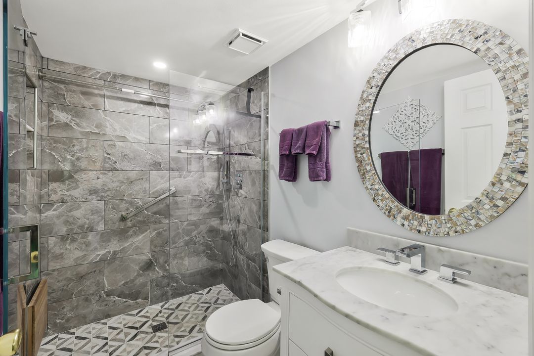 9290 Lake Park Dr #104, Fort Myers, FL 33919