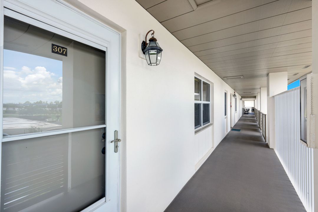6102 Augusta Dr #307, Fort Myers, FL 33907
