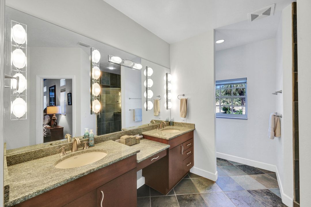 3490 Thornbury Ln, Bonita Springs, FL 34134