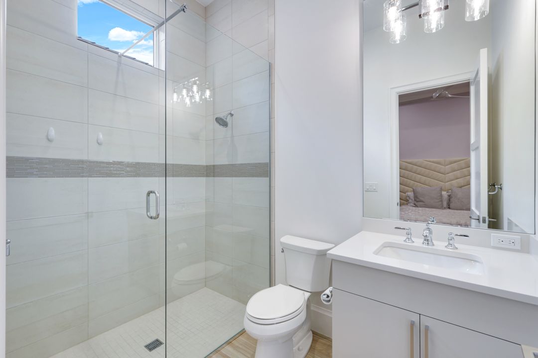 9937 Montiano Dr, Naples, FL 34113