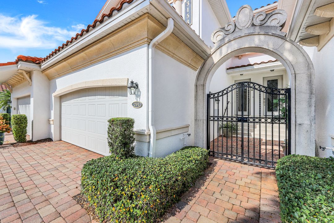 3153 Aviamar Cir #201, Naples, FL 34114