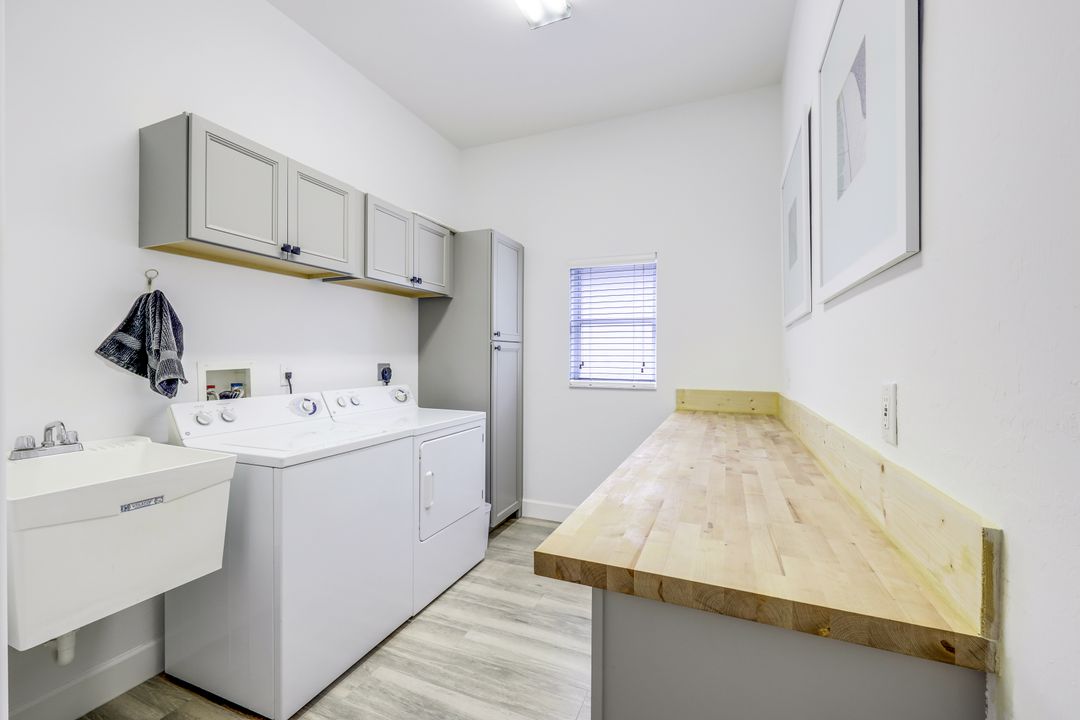 23080 Whispering Ridge Dr, Bonita Springs, FL 34135