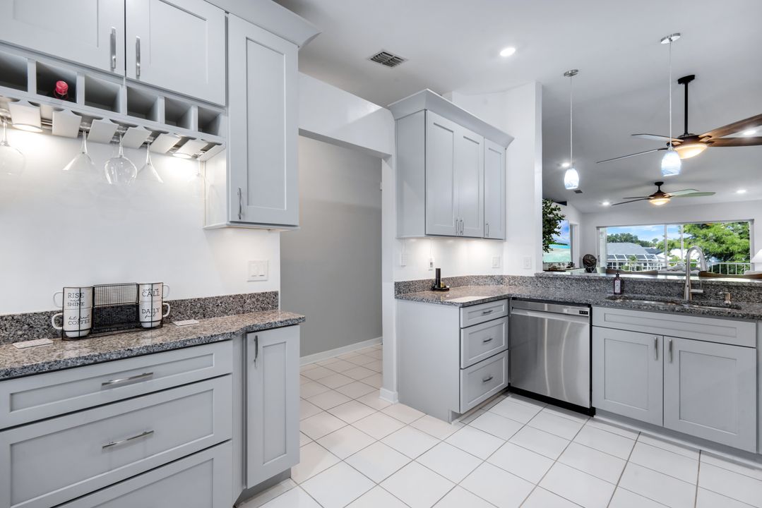 810 New Waterford Dr #203, Naples, FL 34104