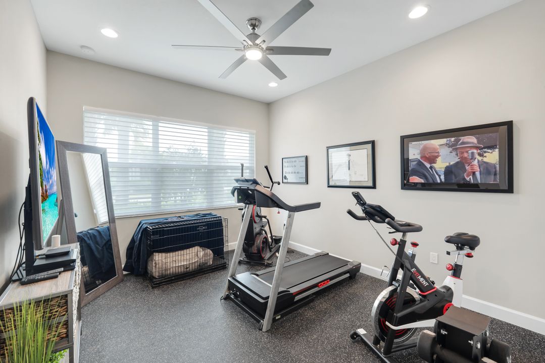 11855 Gardenia Ave, Naples, FL 34120